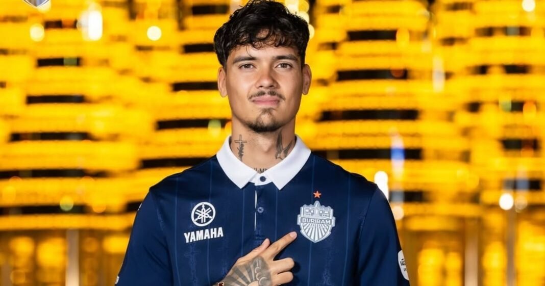 Shayne Pattynama gabung ke Buriram United