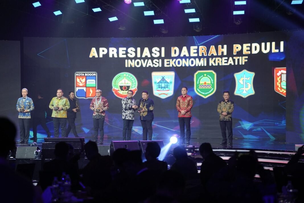 Menteri Ekraf Teuku Riefky Harsya dalam perayaan HUT ke-14 Kompas TV Harmones14.