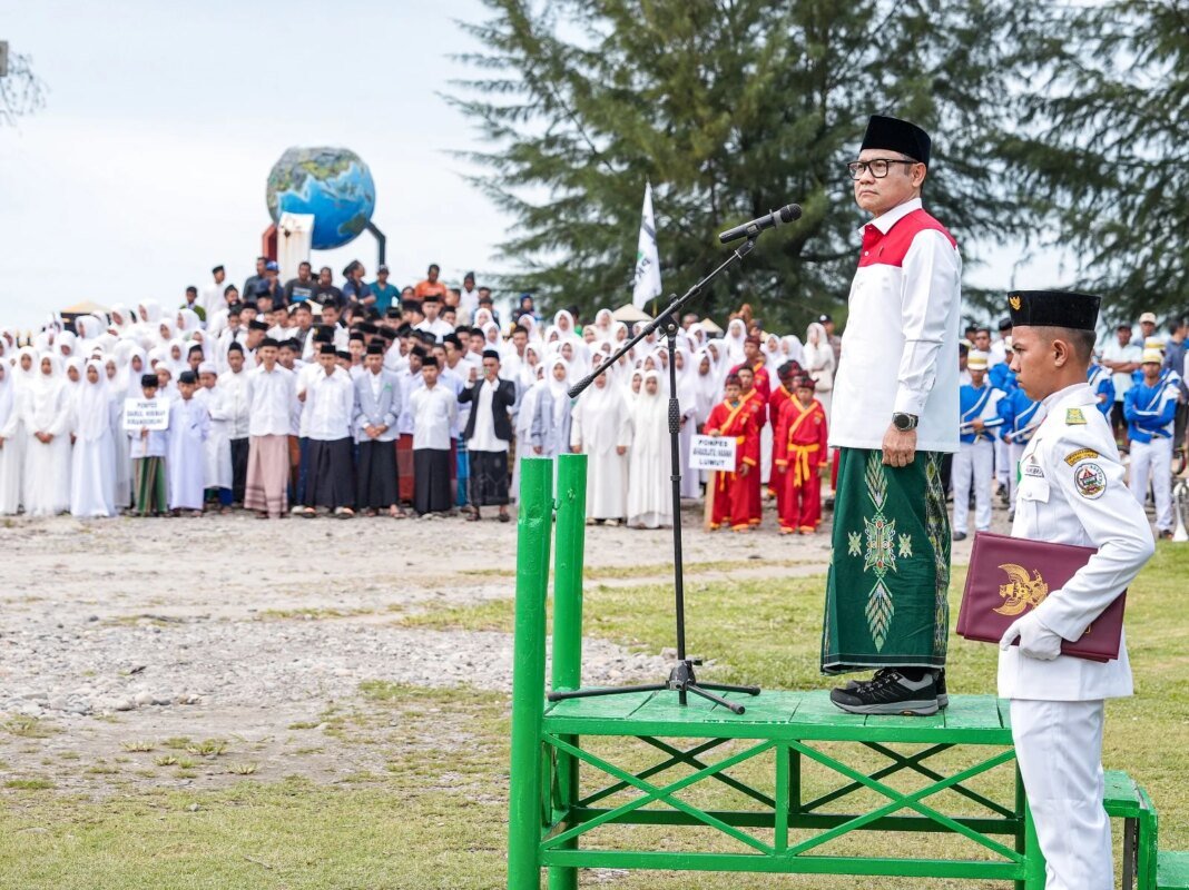 Hari Santri 2025: Muhaimin Iskandar Ajak Santri Berjuang Membangun Indonesia Emas