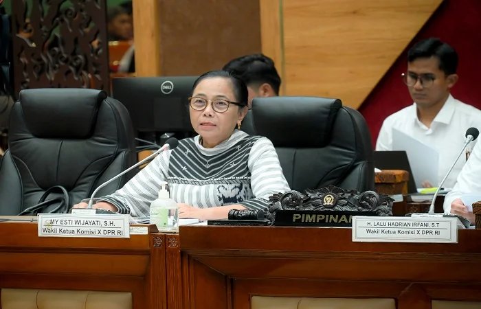 Waspada: Judi Online Menjerat Anak Sekolah, DPR RI Mendorong Reformasi Pendidikan Karakter Digital